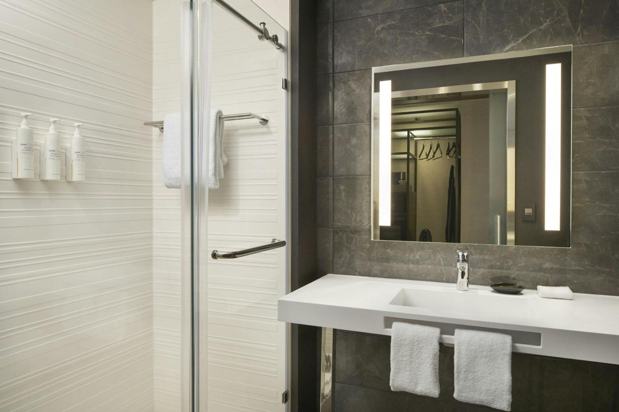 Ac Hotel By Marriott Seattle Downtown Экстерьер фото