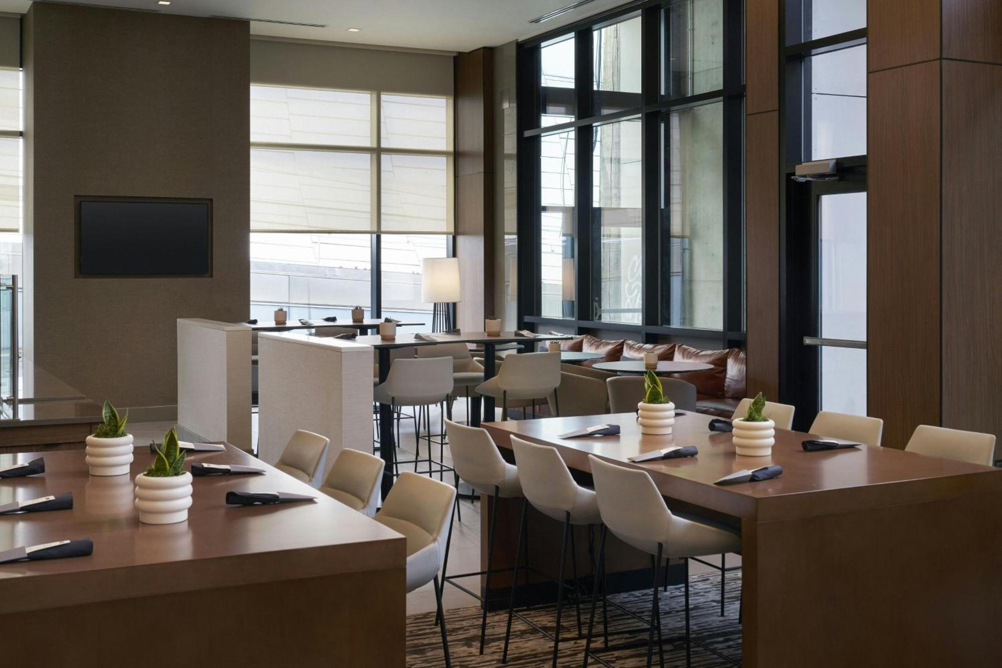 Ac Hotel By Marriott Seattle Downtown Экстерьер фото